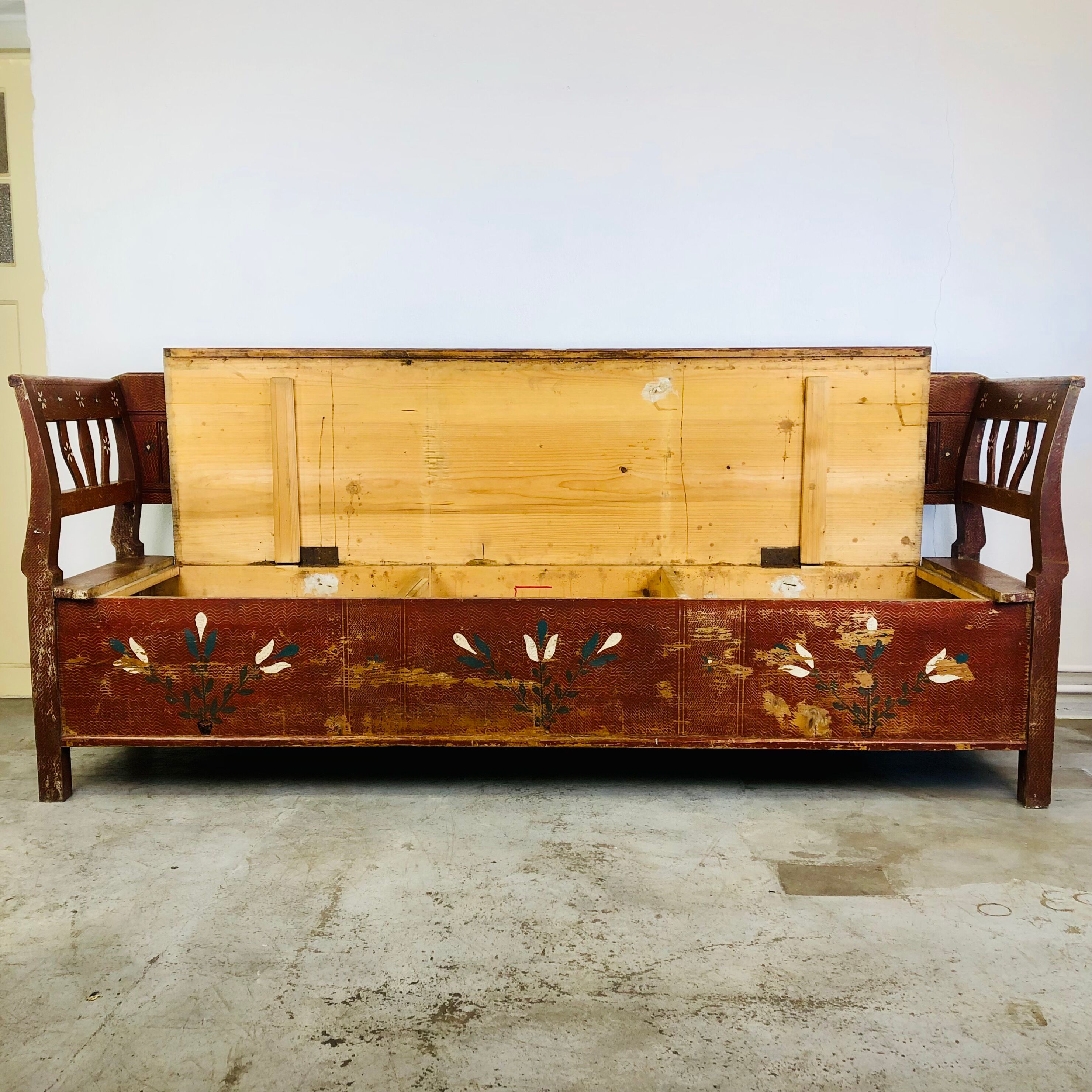 Antique painted wooden valve bench