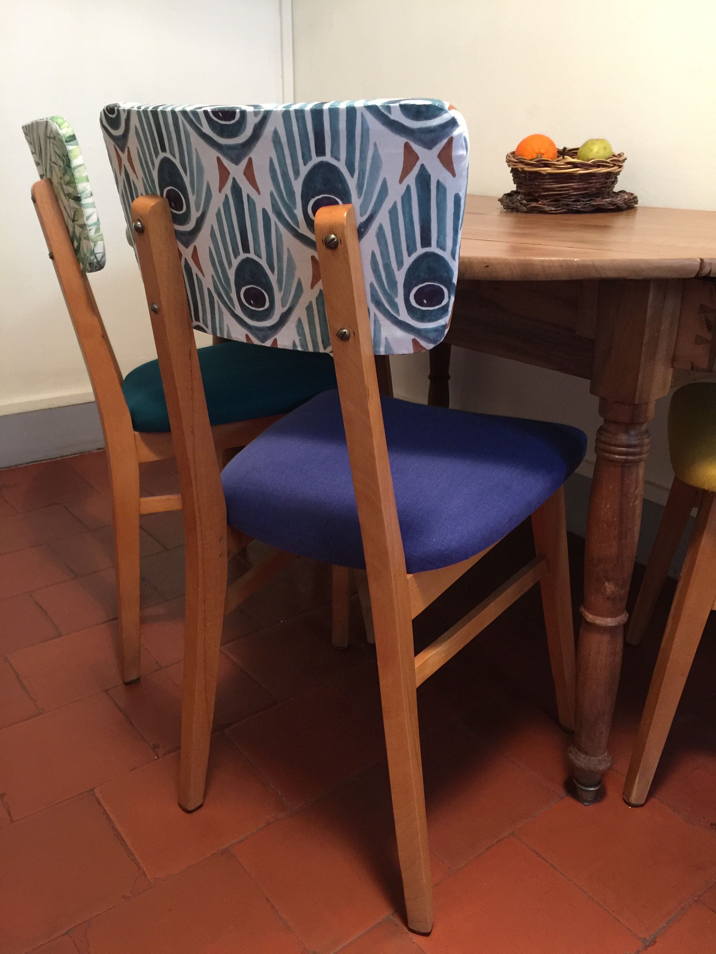 Suite of 4 refurbished Bauman chairs