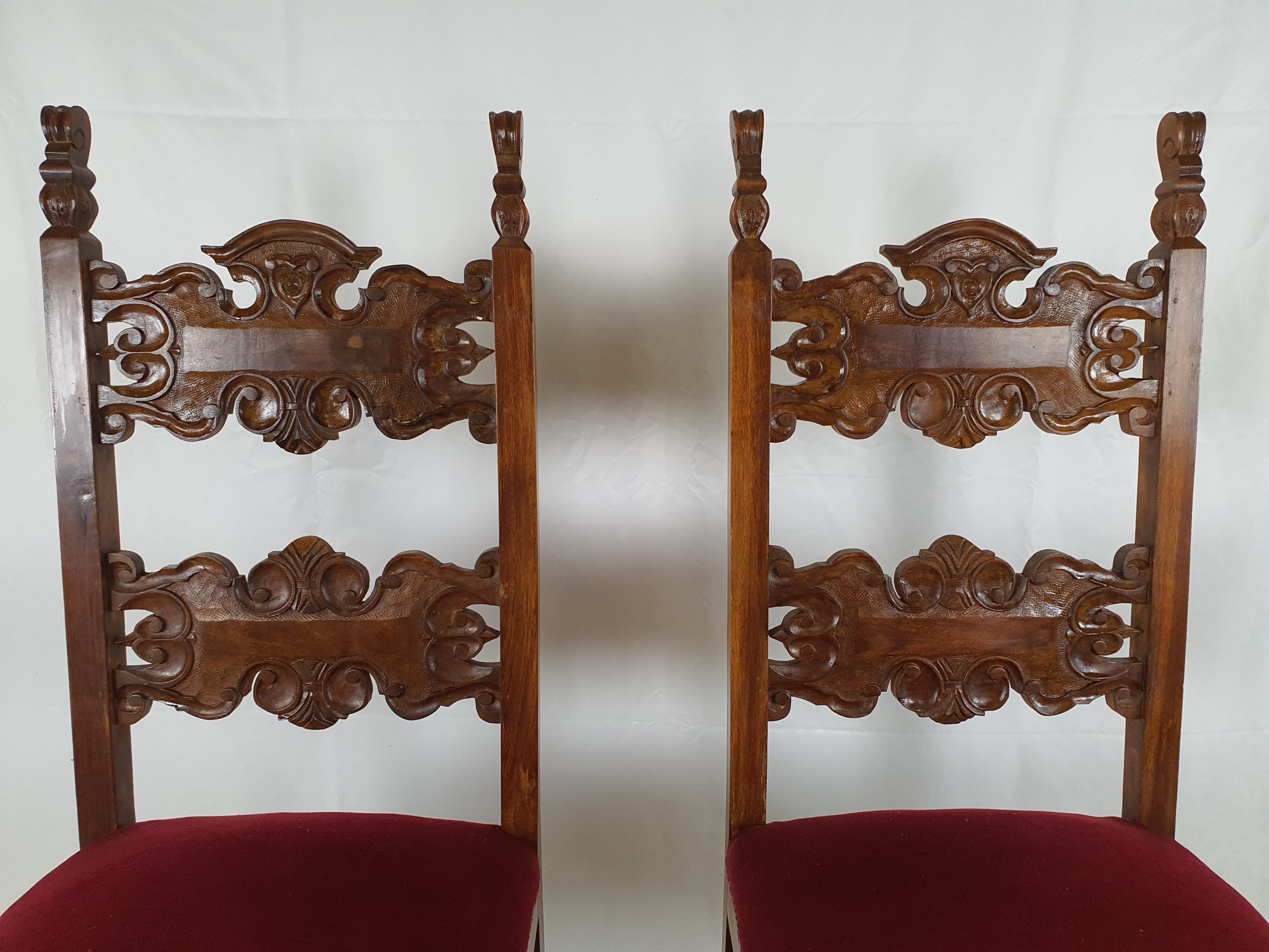 Pair of Renaissance chairs from the early 1900s