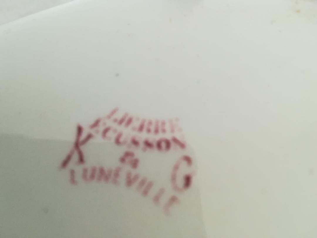 Soupière or vegetable in leanie Lunéville KG model "Lierre crest ".