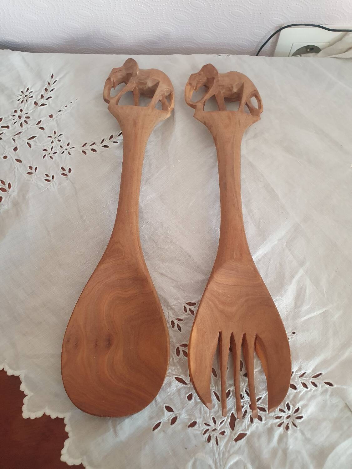 Couverts de service n bois sculpté art populaire vintage