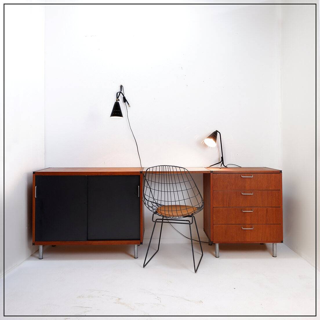 Pastoe composition with office space - 60'