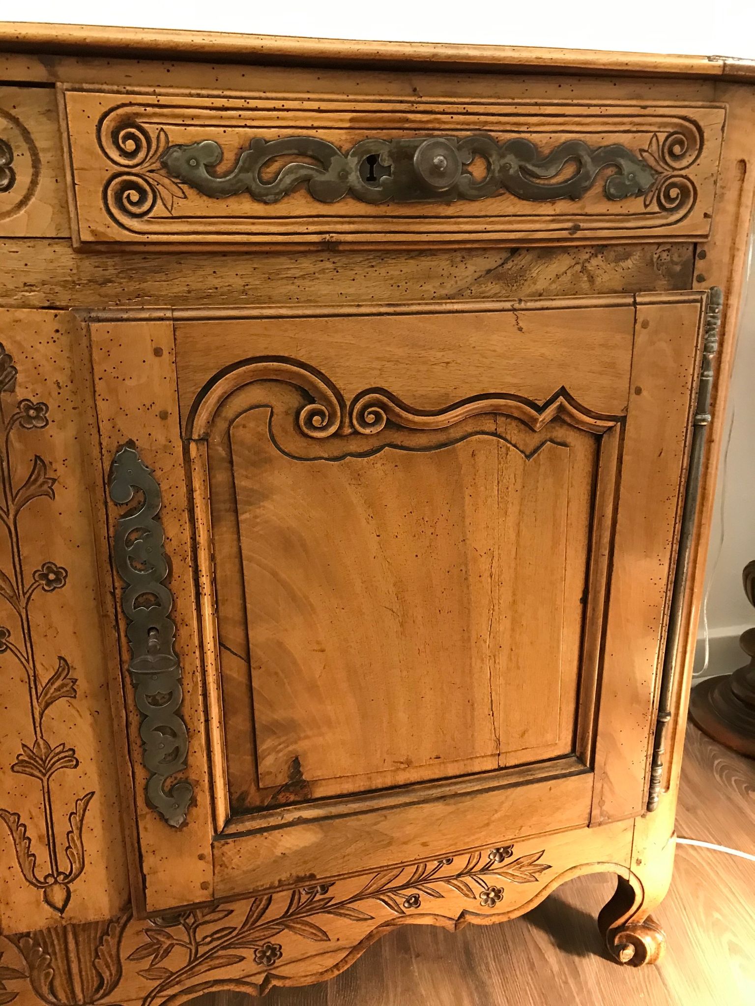 Former Louis XV cherry buffet says 2 doors era at the very beginning of the 19th century