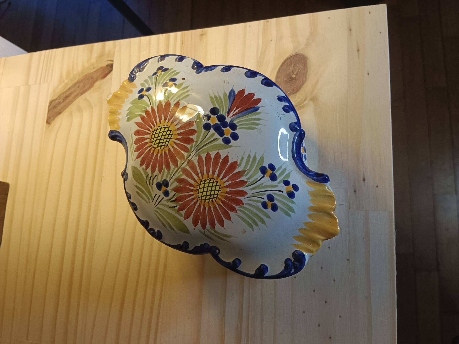 Covered box / vintage sweet jar in HB Henriot Quimper faience