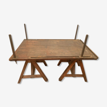 Table de drapier sur tréteaux rustique XX siècle