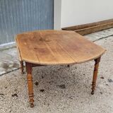 Rustic Burgundian farm table with old round shutters - 1m50