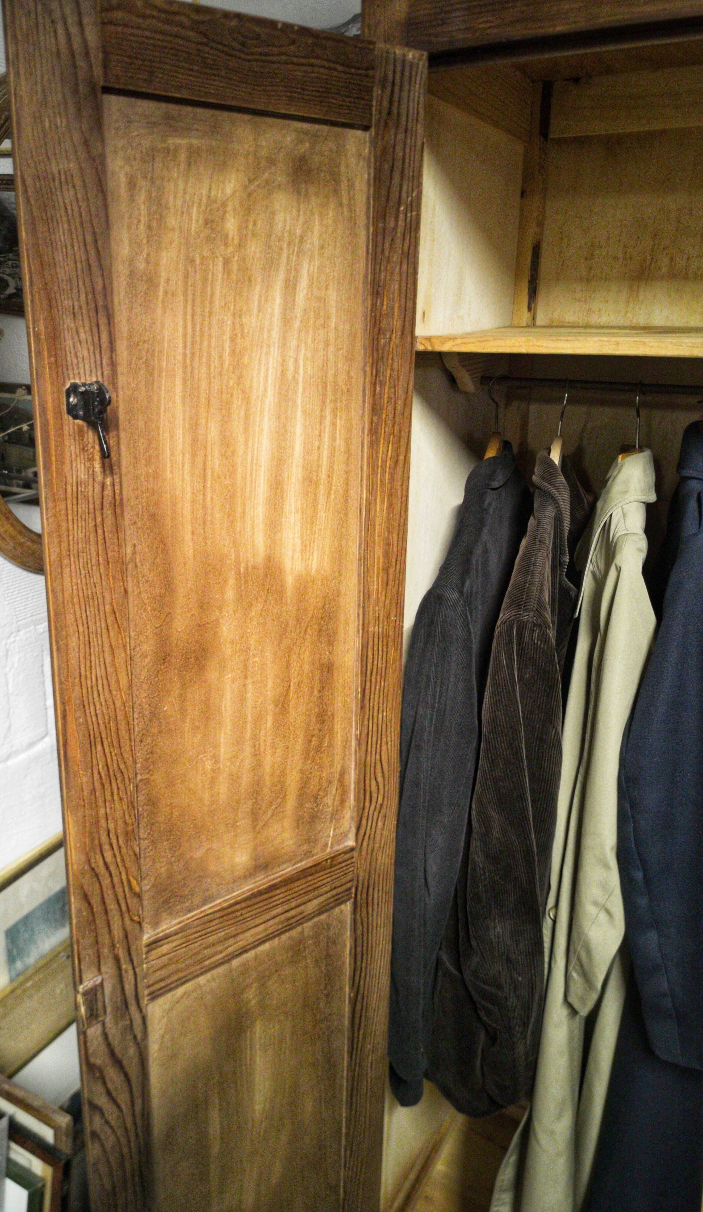 Armoire parisienne