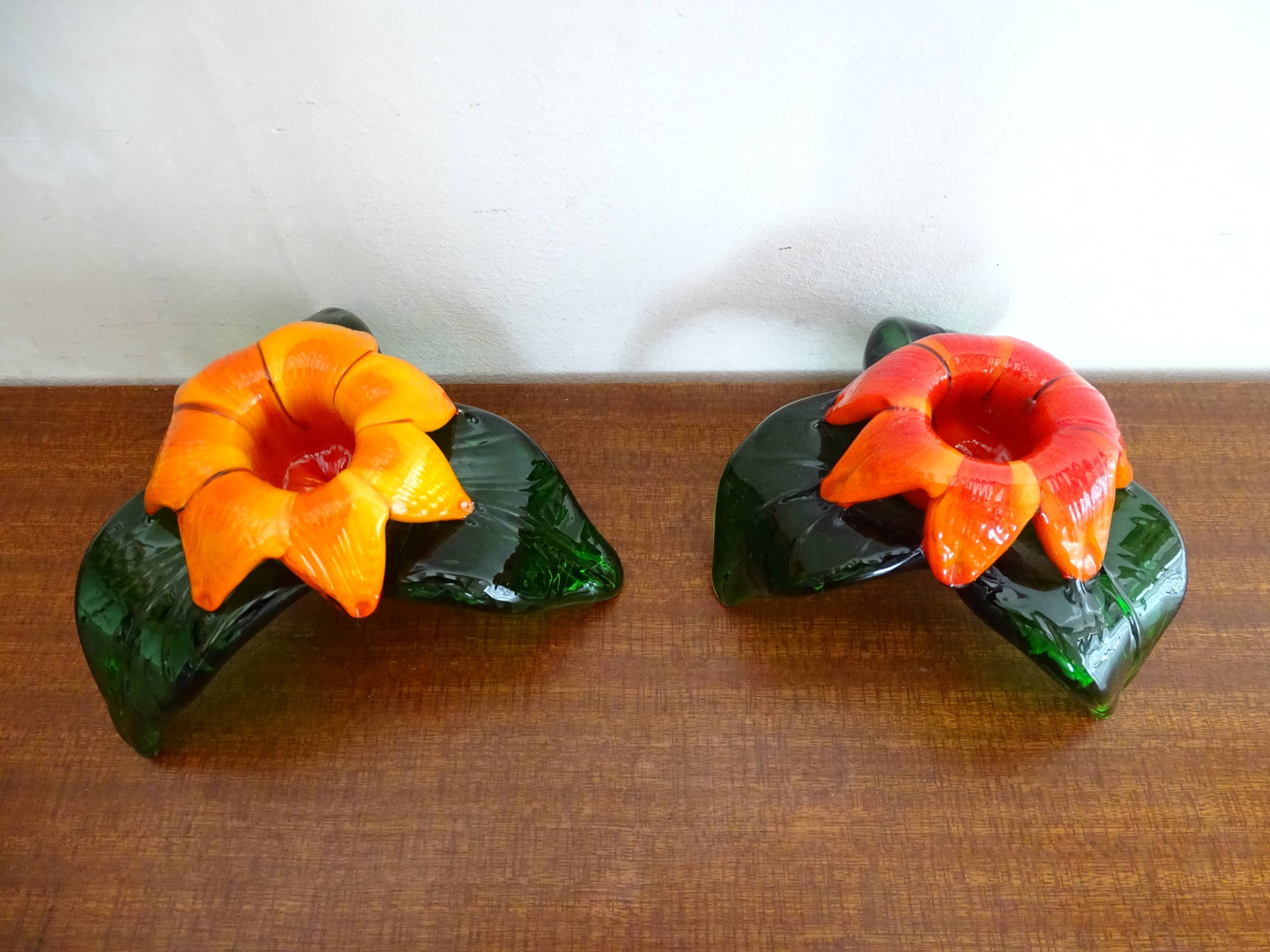 Paire de bougeoirs fleurs en verre Murano