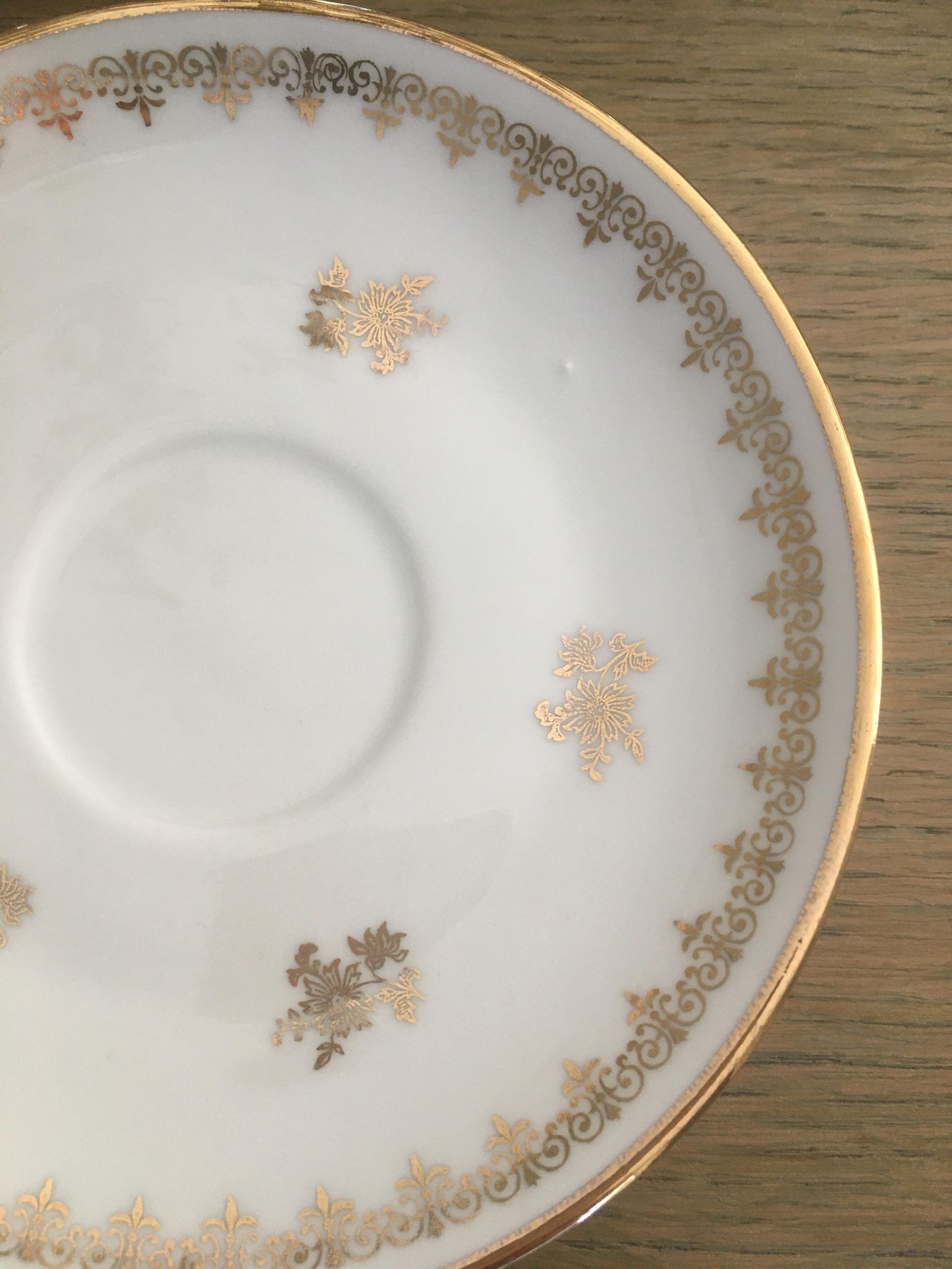 Coffee service in antique porcelain