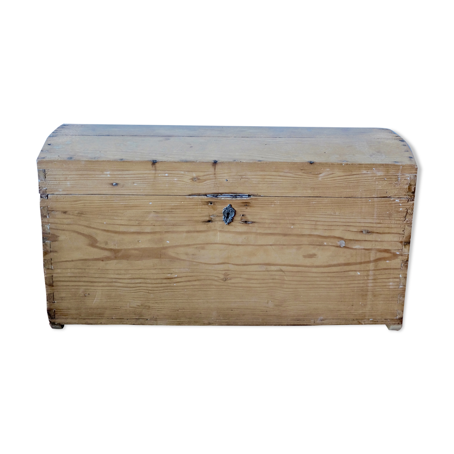 German-made pine bulging chest early in the 20th century