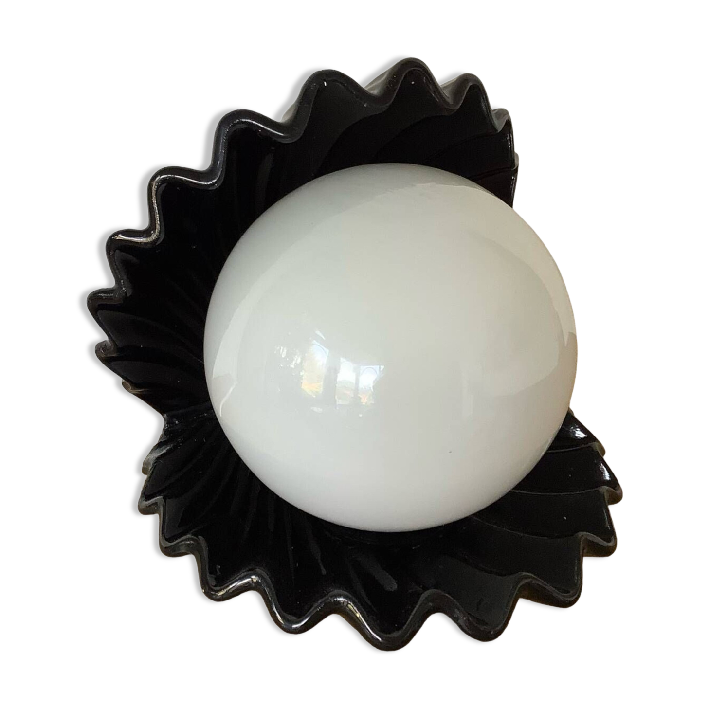 Vintage ceramic shell lamp with opaline globe