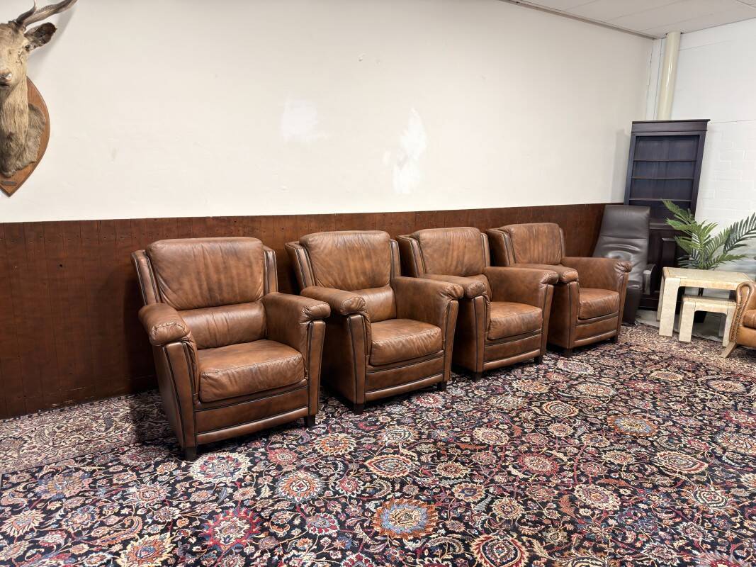Ensemble de fauteuils Chesterfield anglais classiques