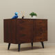 Buffet en noyer, design danois, années 1970, production: Danemark