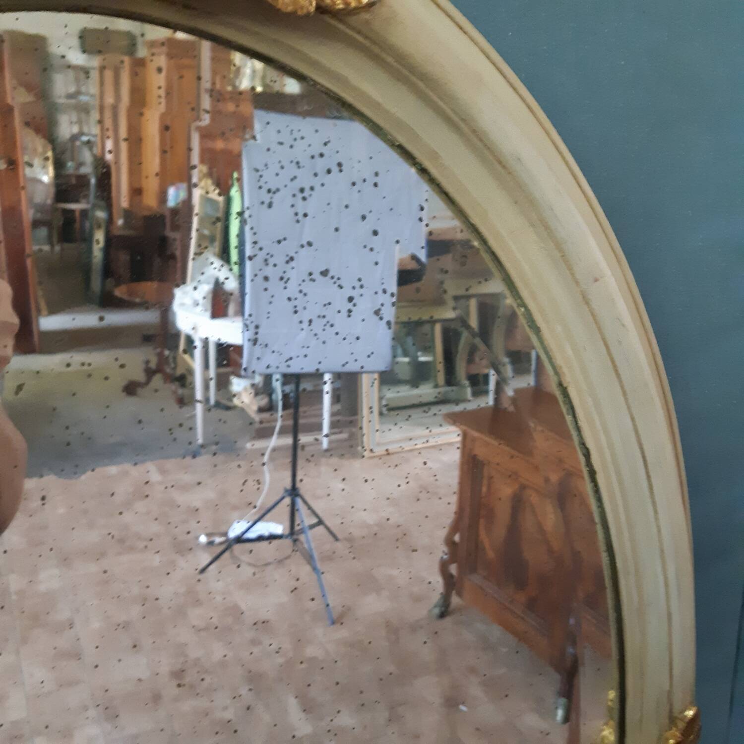 White and gold oval mirror 101X70