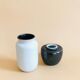 Duo de petits vases noir et blanc en céramique
