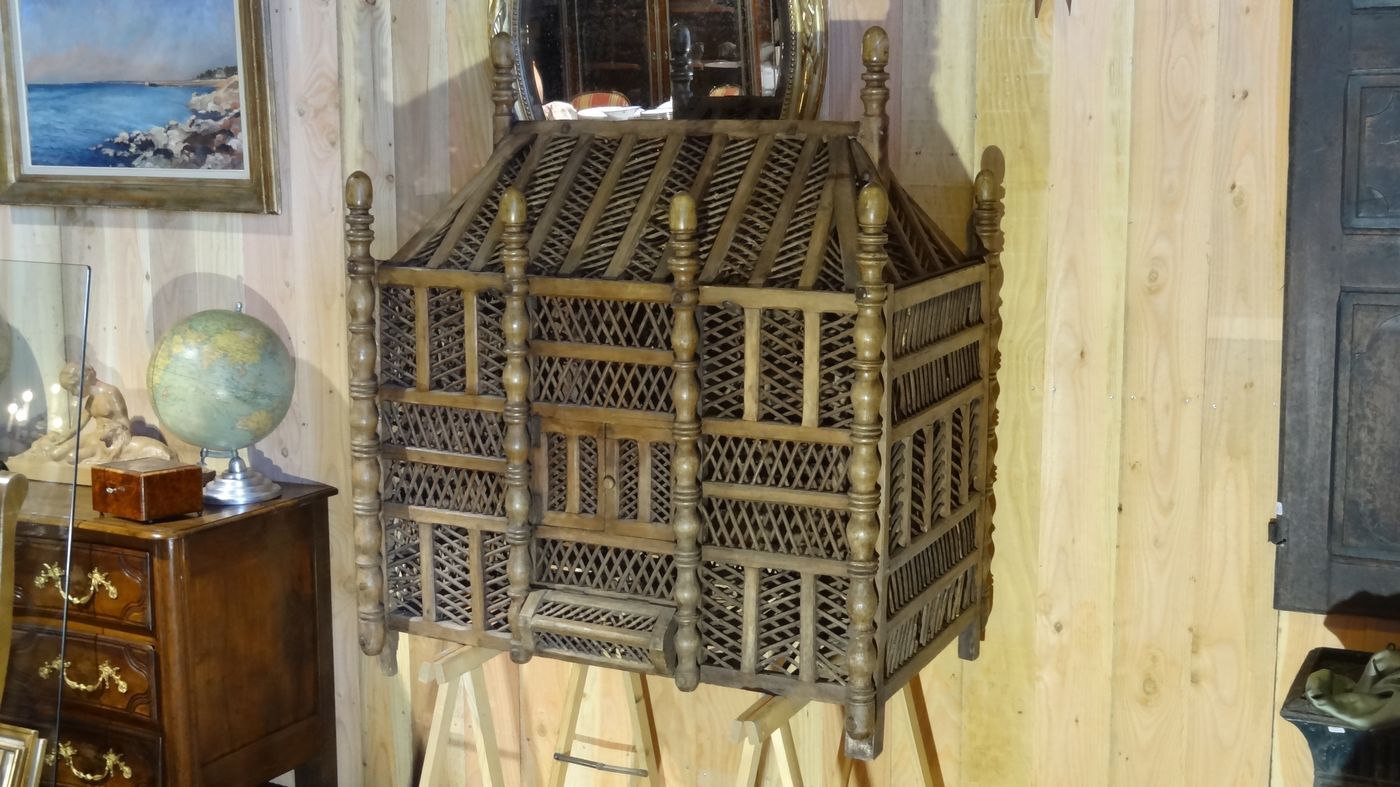 Large wooden bird cage, nineteenth century mastery work, 101 x 120 cm