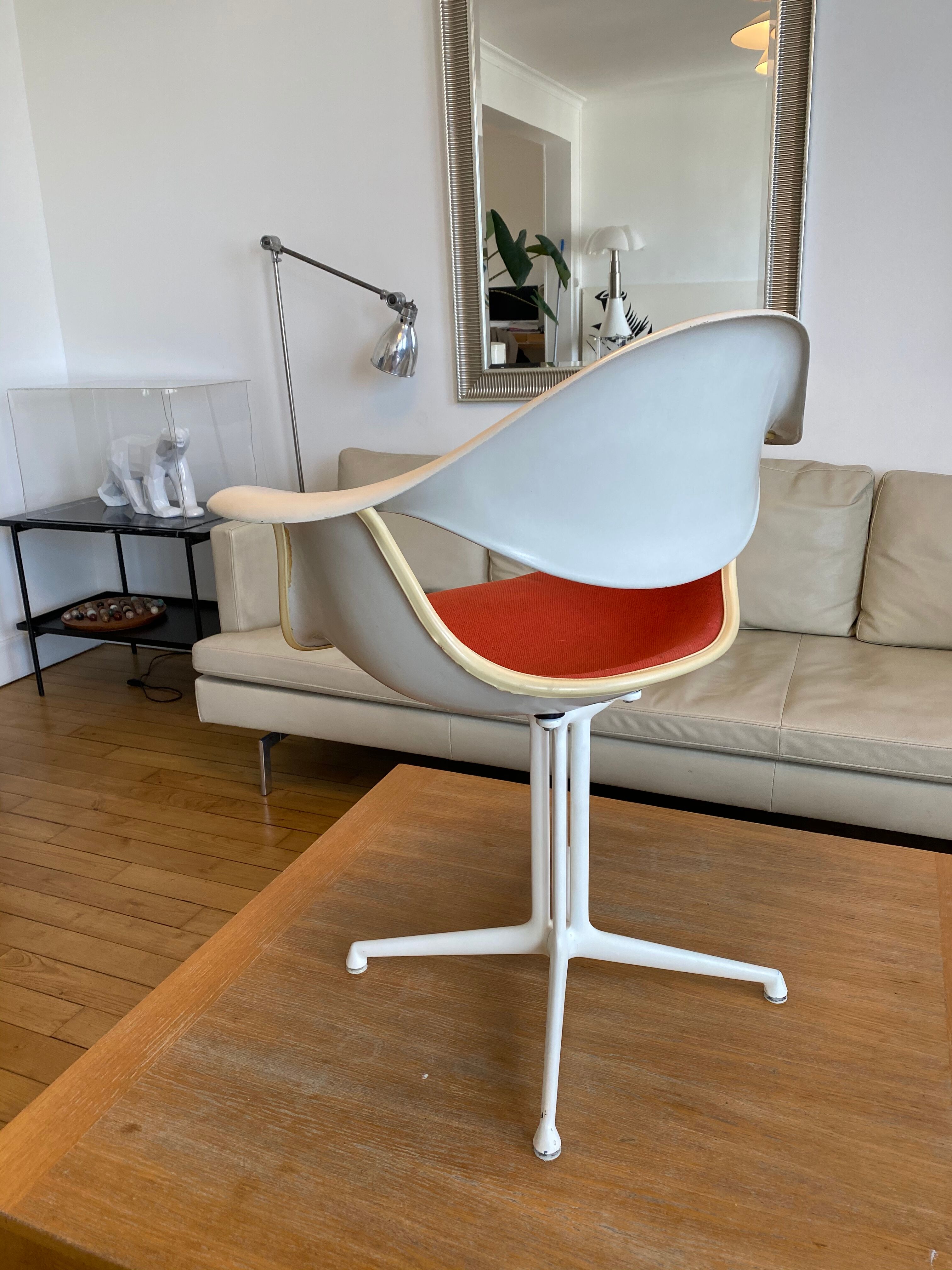 DAF Georges Nelson chair for Herman Miller. Foot la Fonda.