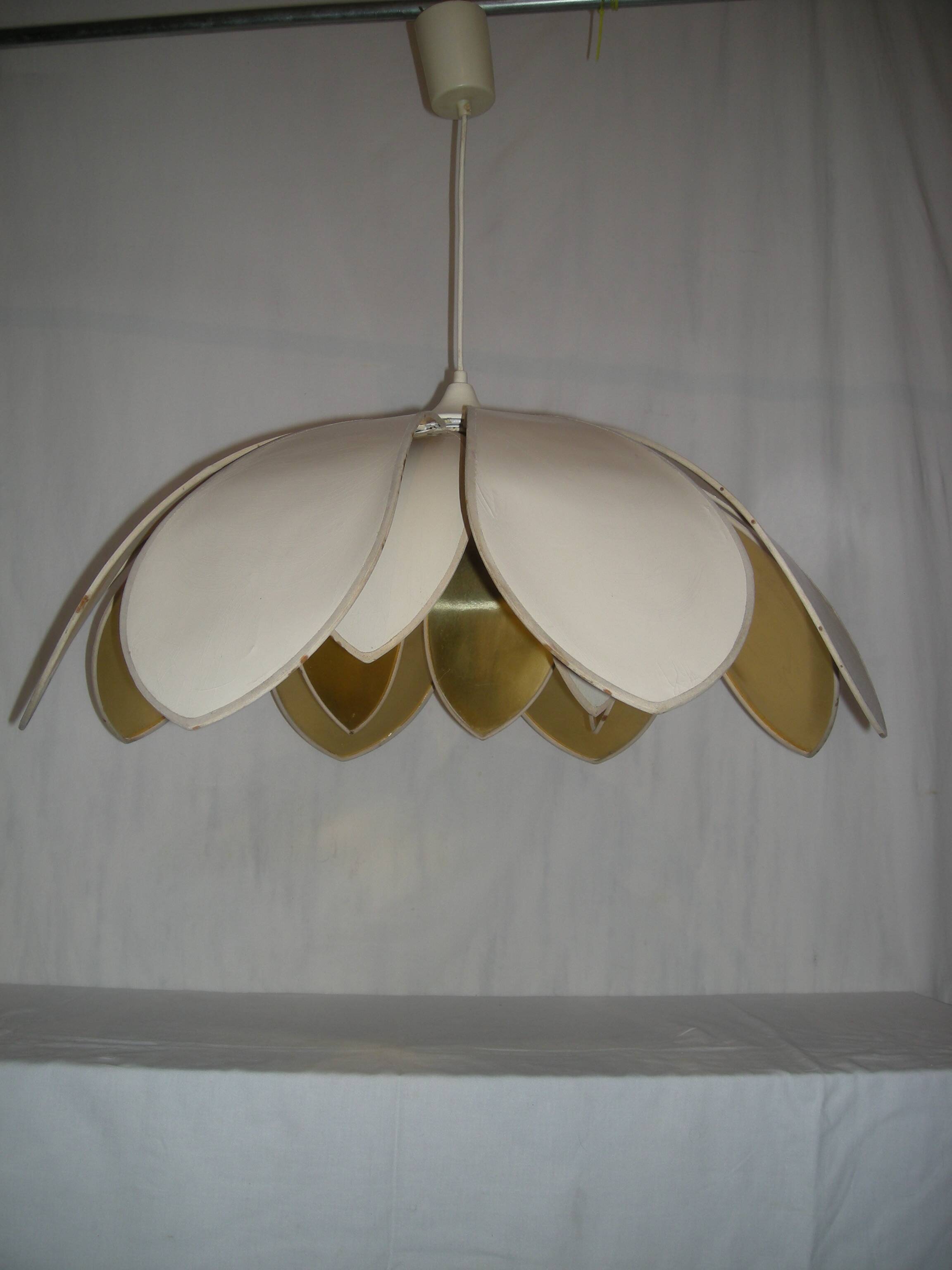 Lotus pendant lamp by Robert de Schuytener from the 70s