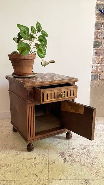 Table de chevet ancienne en bois et marbre