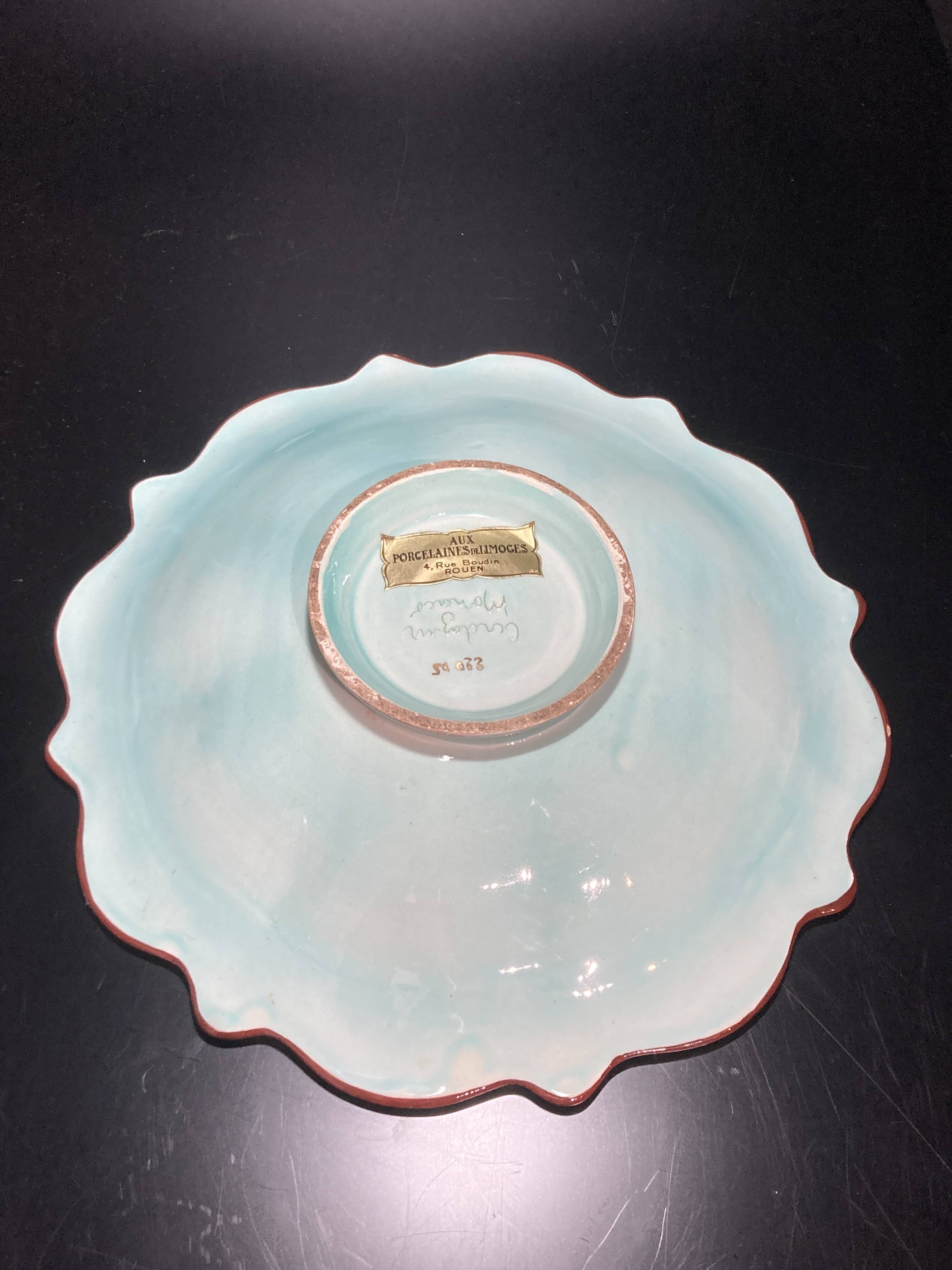 Ceramic fruit bowl decorated with flowers