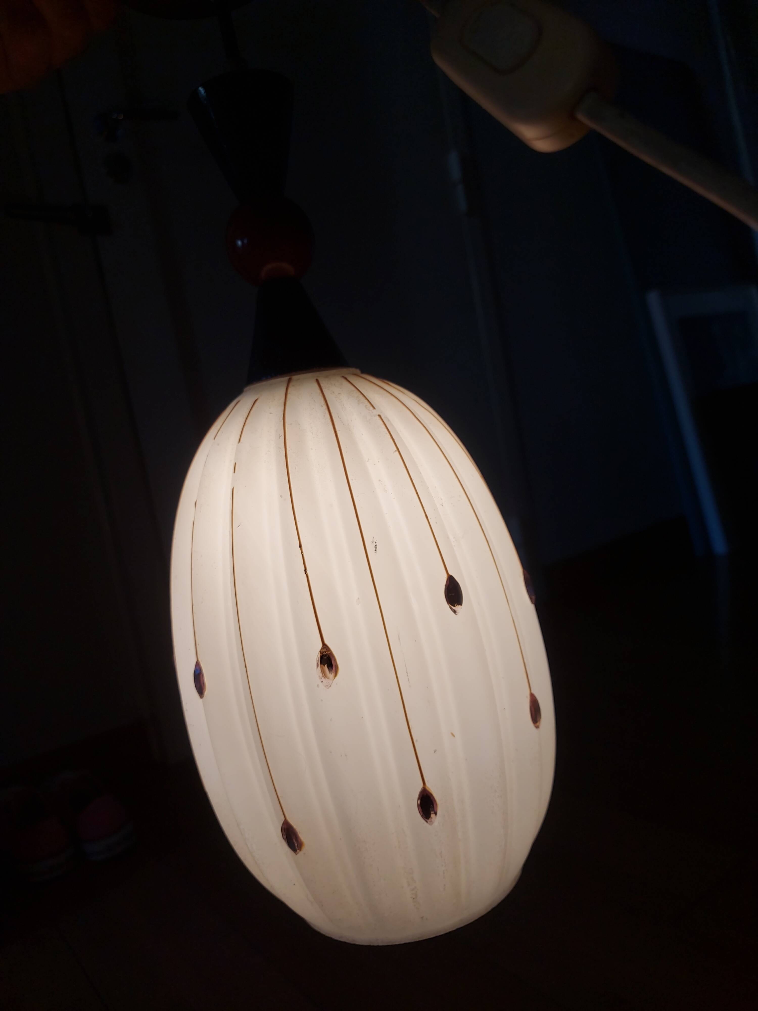 Opaline suspension