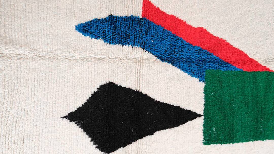 Modern and traditional colored rug 250cm/150cm