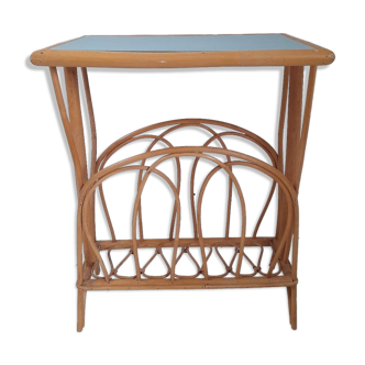 Porte-revue, table d'appoint en osier