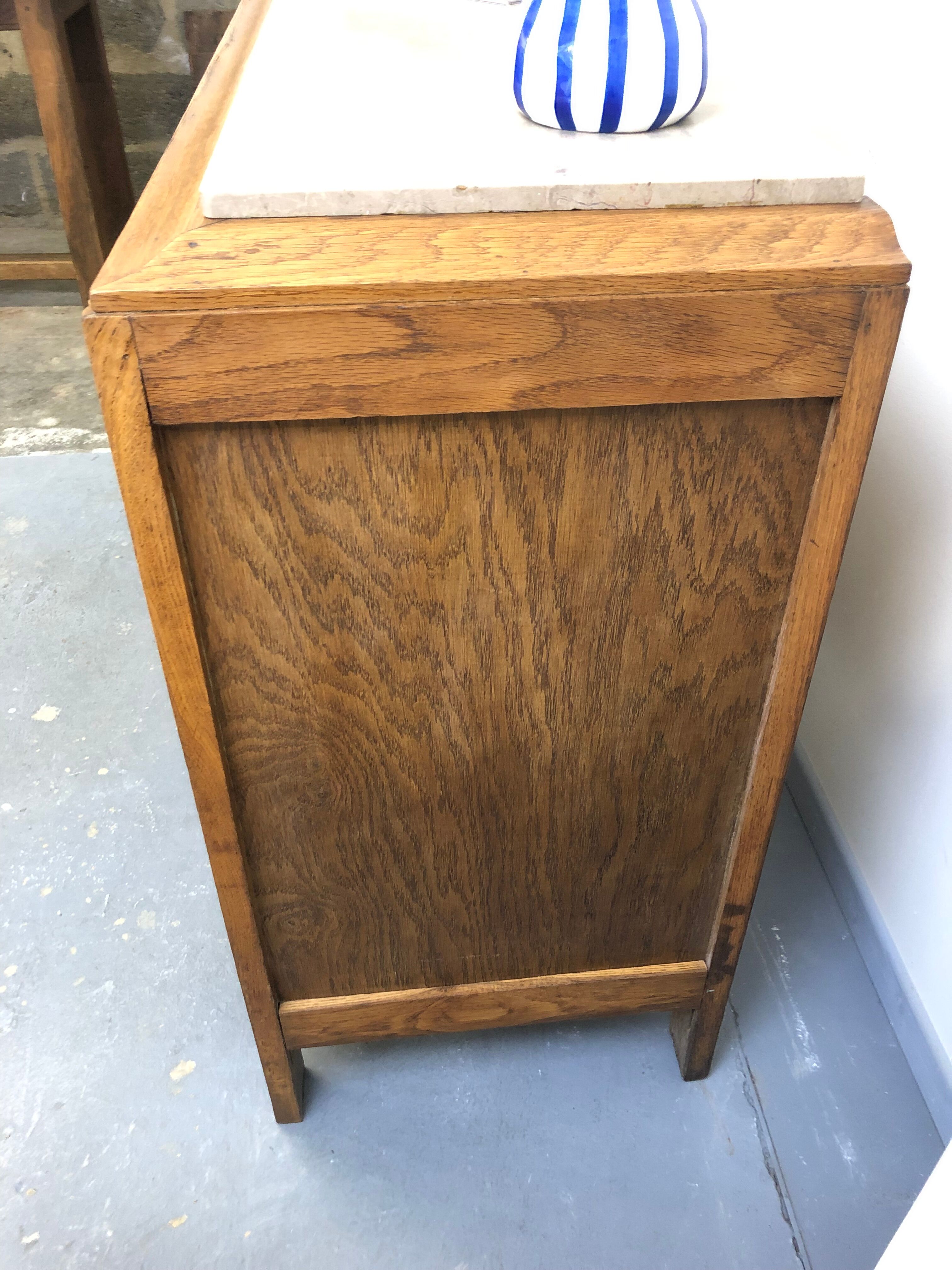 Oak chest of drawers