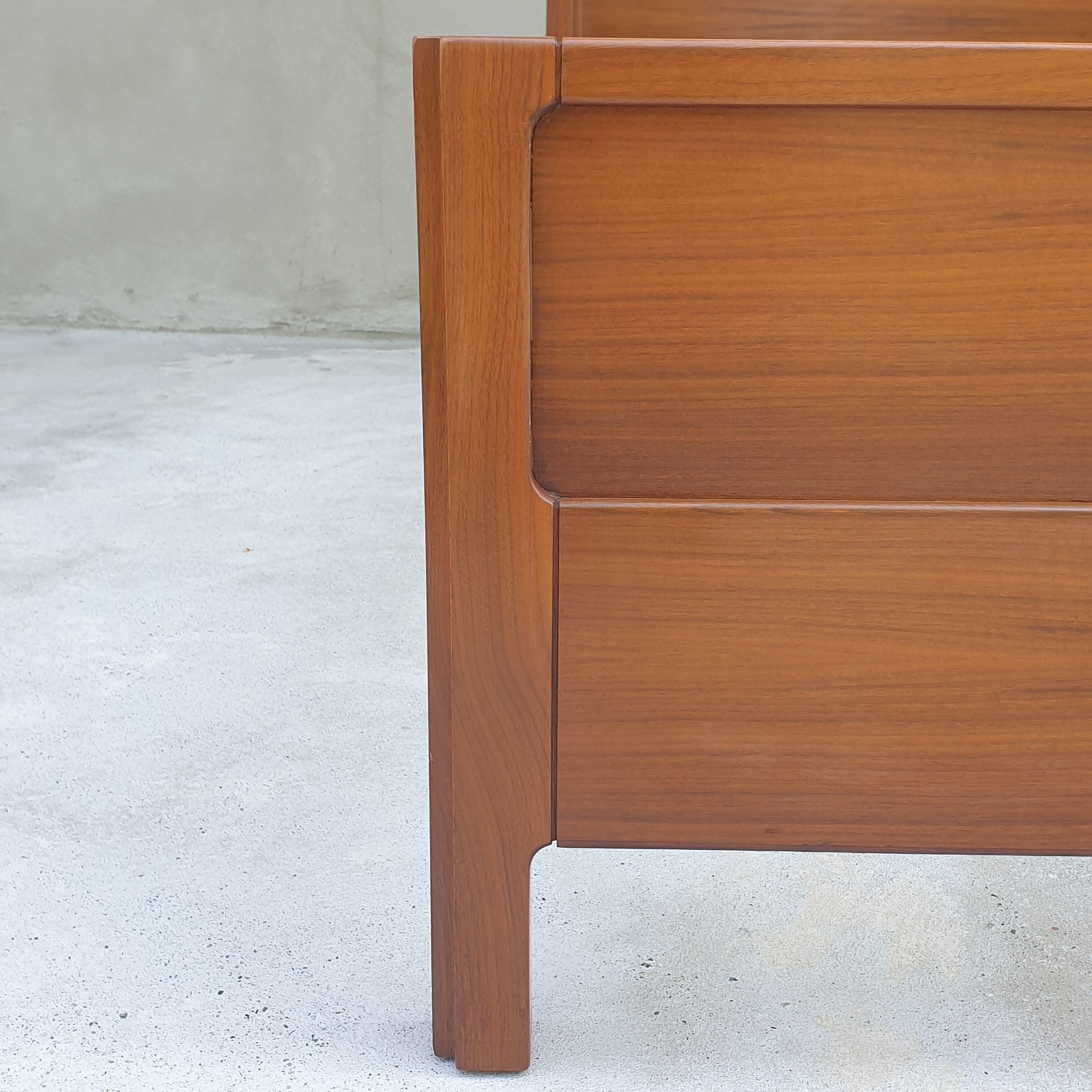 Lit de noyer Stilwood des années 1960