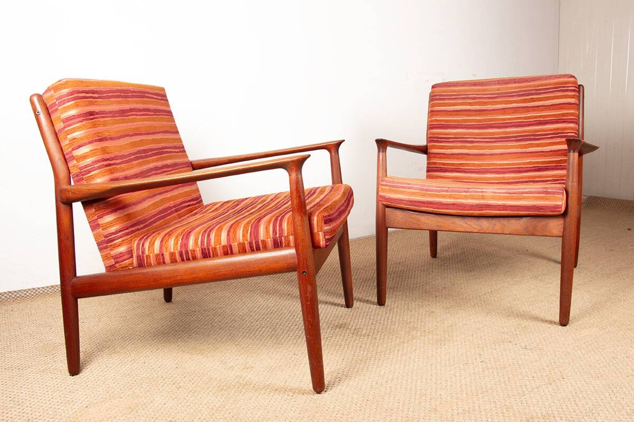 Pair of Danish armchairs in solid teak and fabric, Svend Aage Eriksen 1960.