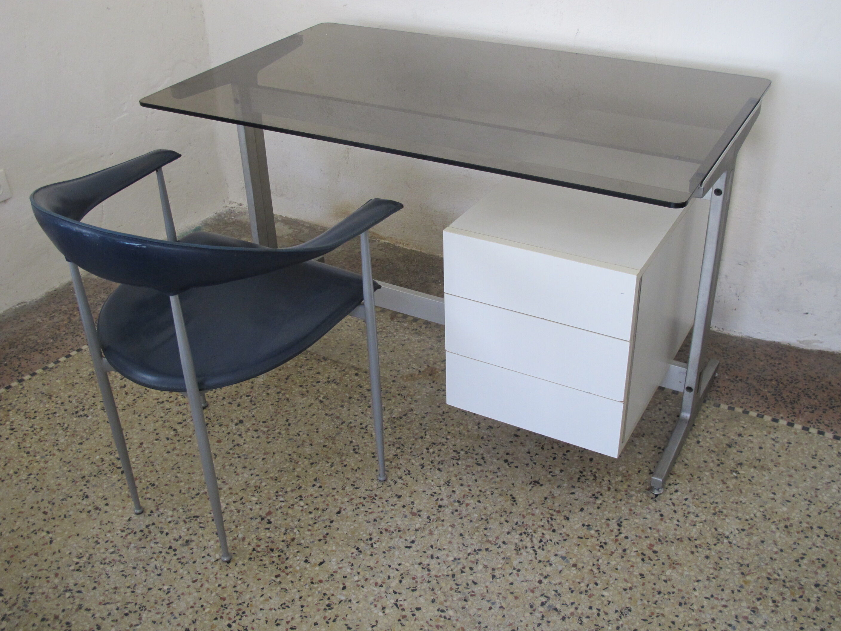 Desk by Etienne Fermigier