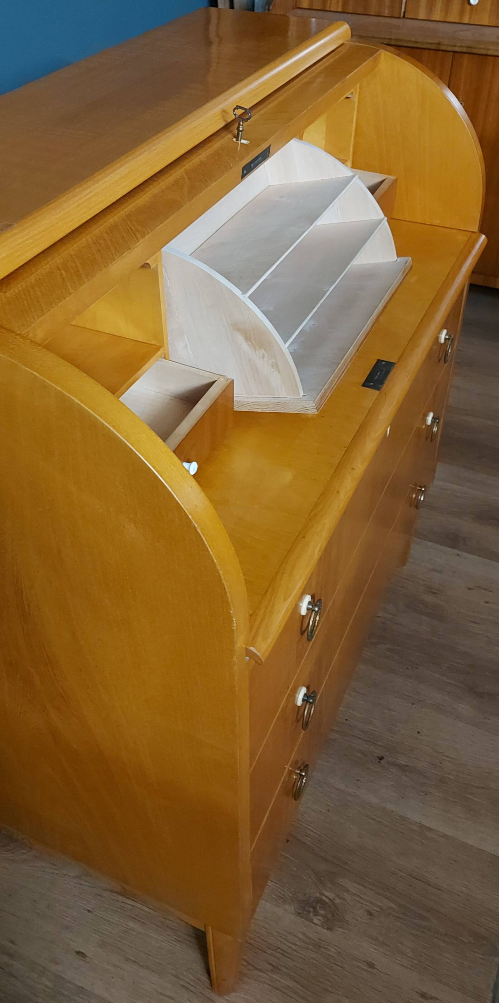 Bureau secrétaire cylindrique par Bill Mobelindustri, 1953.