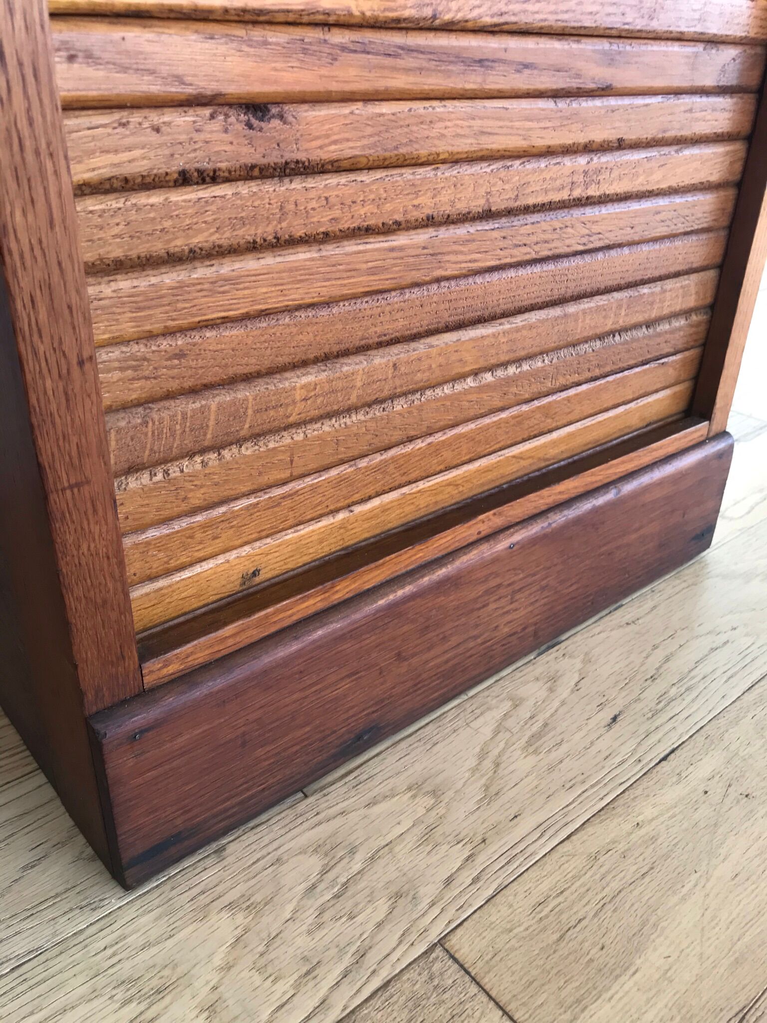 Vintage curtain binder in solid brown oak year 50