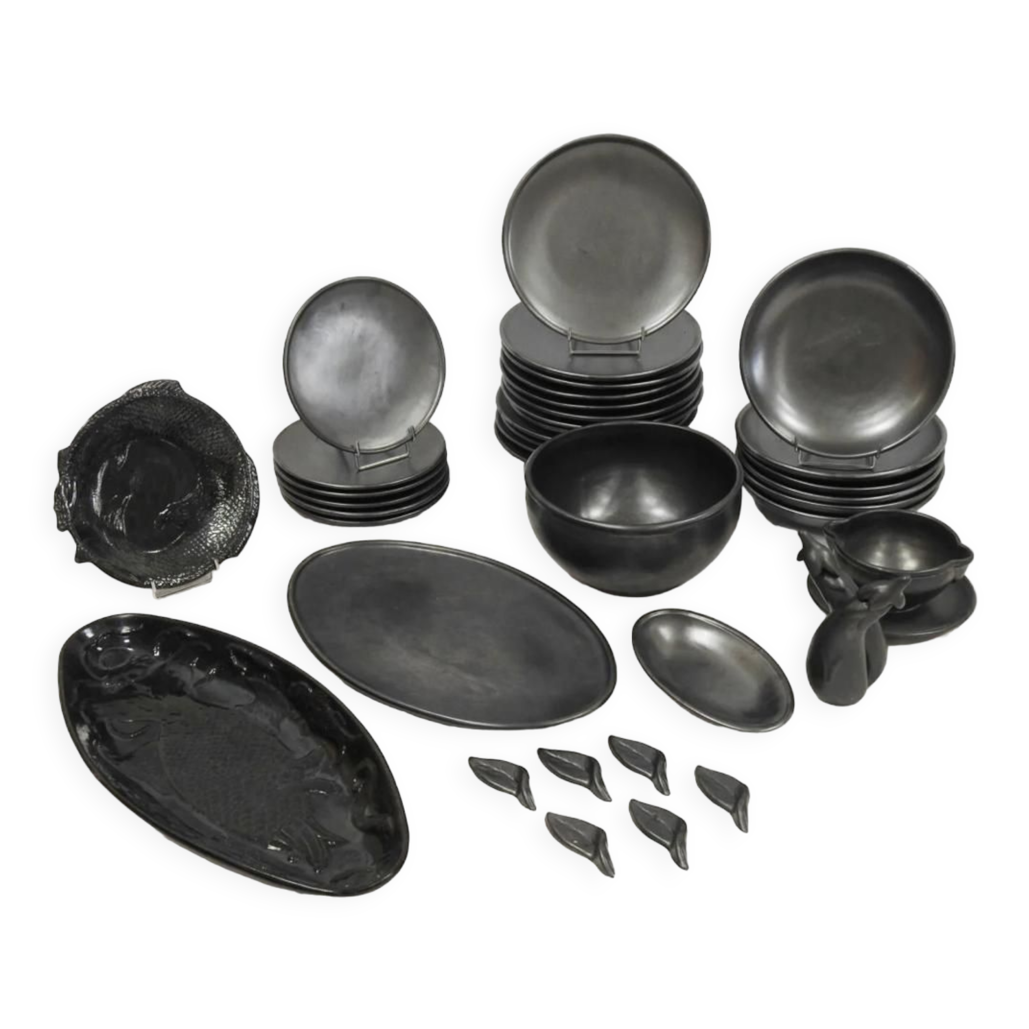 Service de table Ceramony Vallauris en faience noir mat 1950 - 38 pièces