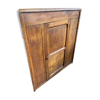 Wooden corner confectioner