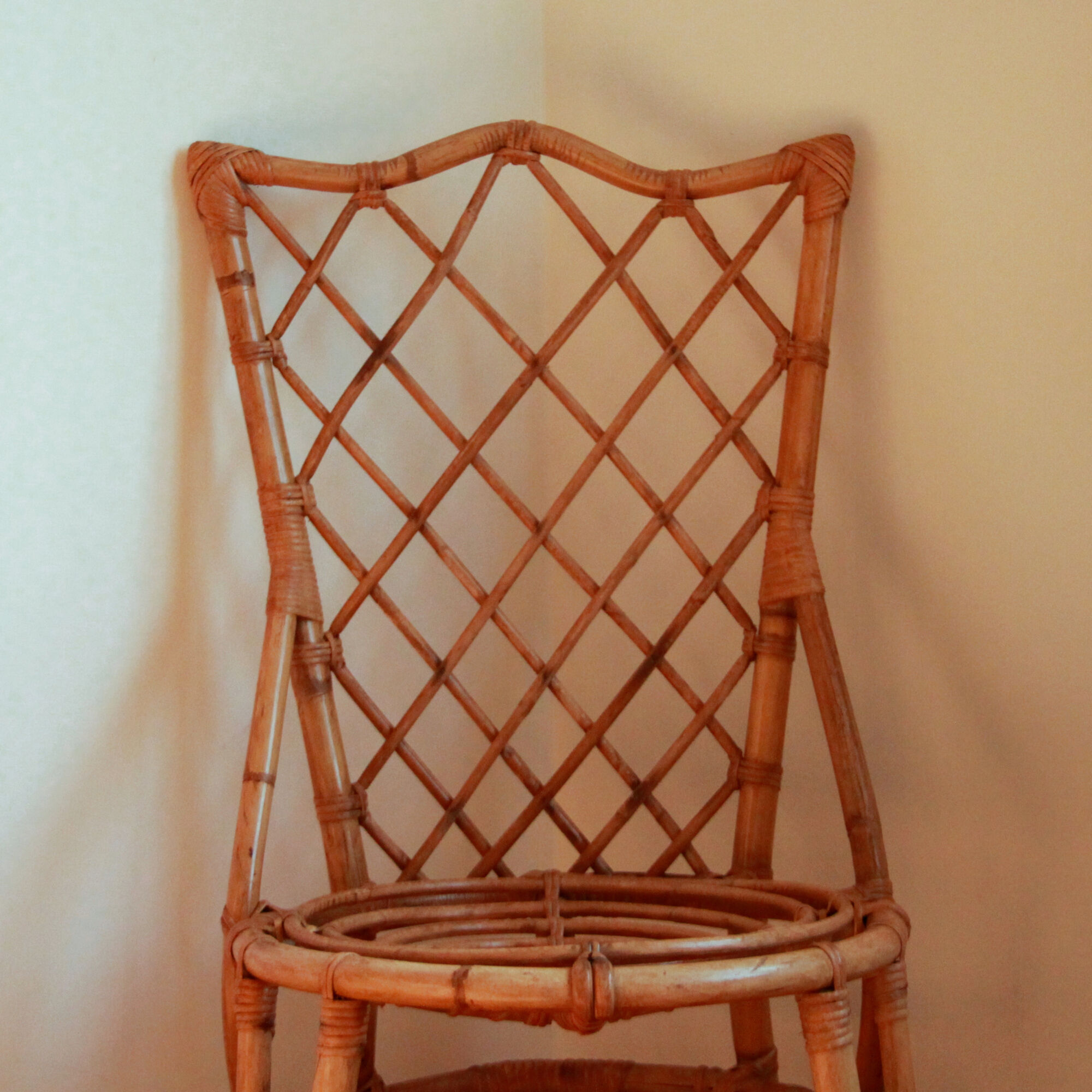 Trio of chairs in rattan Louis Sognot 50 60