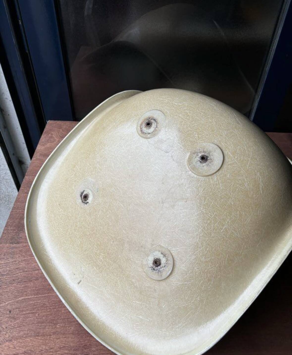 Coque fibre de verre chaise Eames Herman Miller