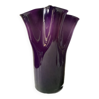 Glass handkerchief vase