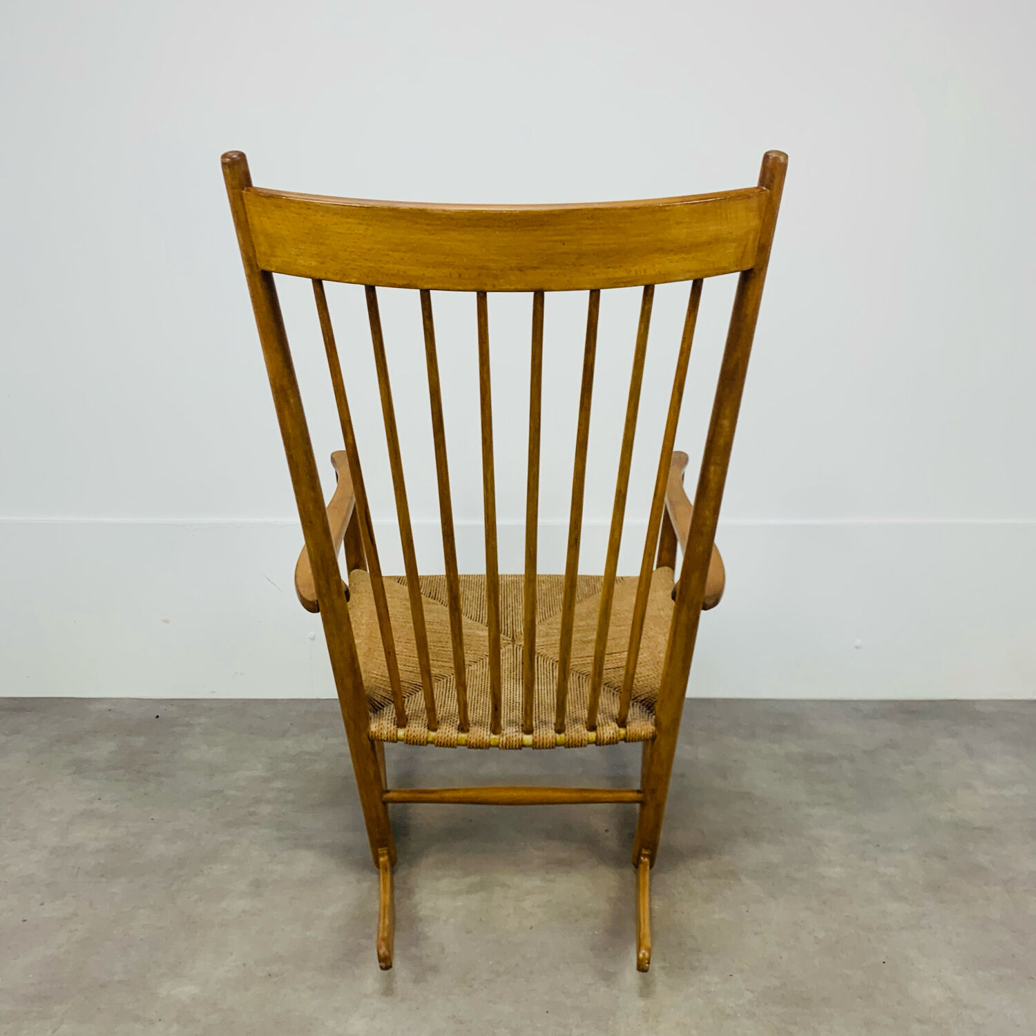 Rocking chair Hans Wegner J16 Scandinavian