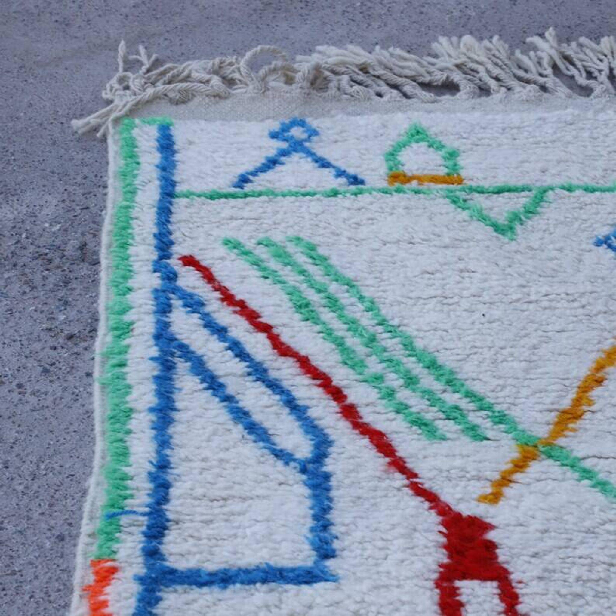 Handmade natural wool rug 250cm x 150cm
