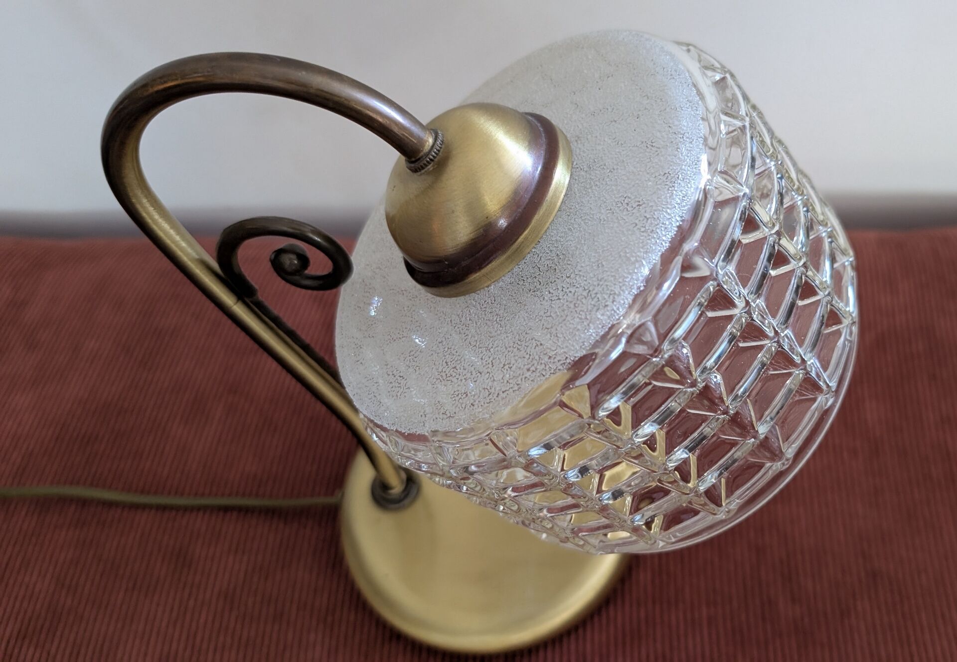 Lampe vintage en laiton et cristal taillé