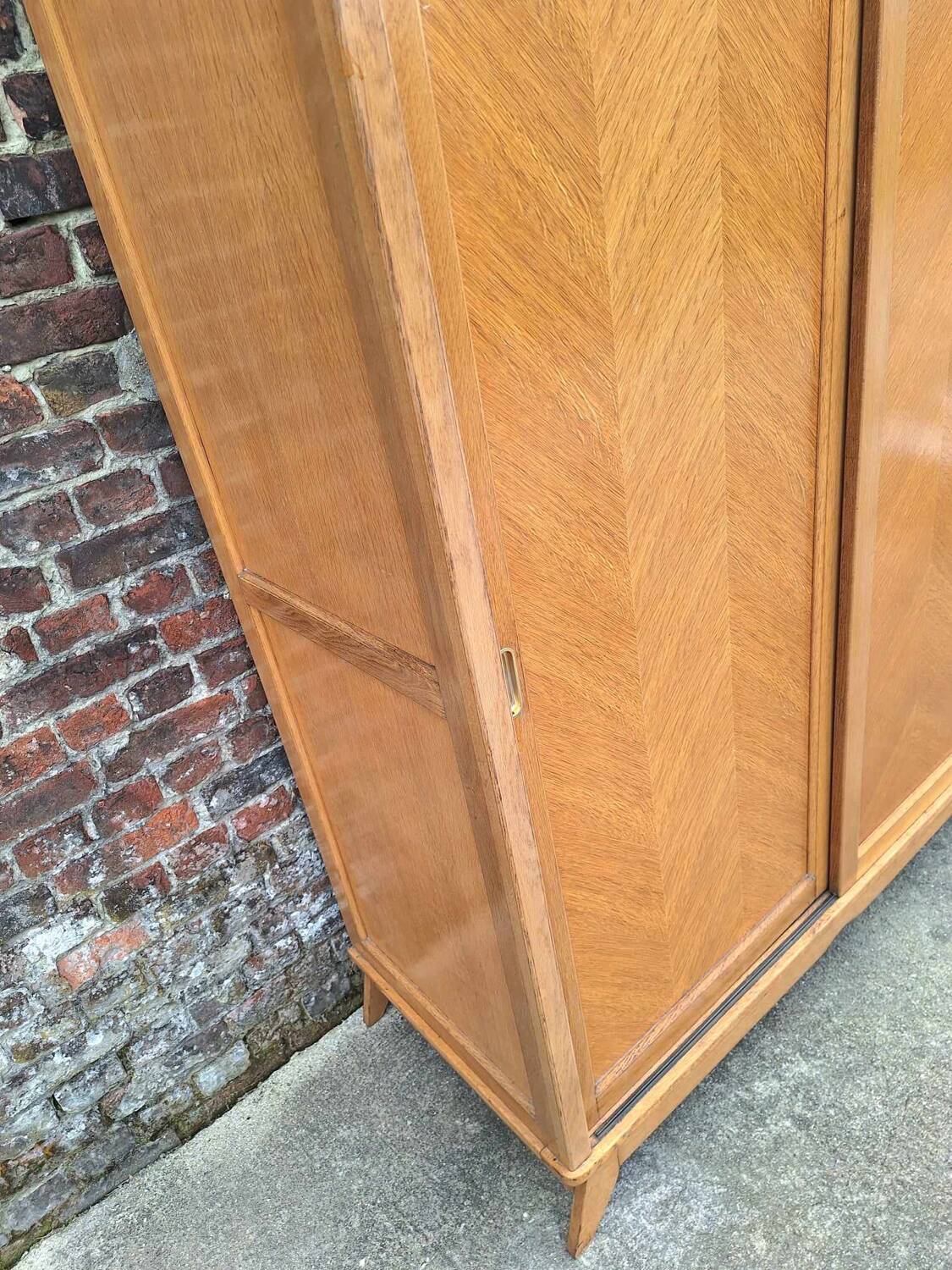 Armoire vintage