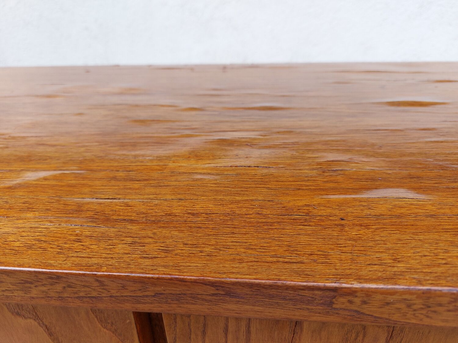 Compass feet sideboard