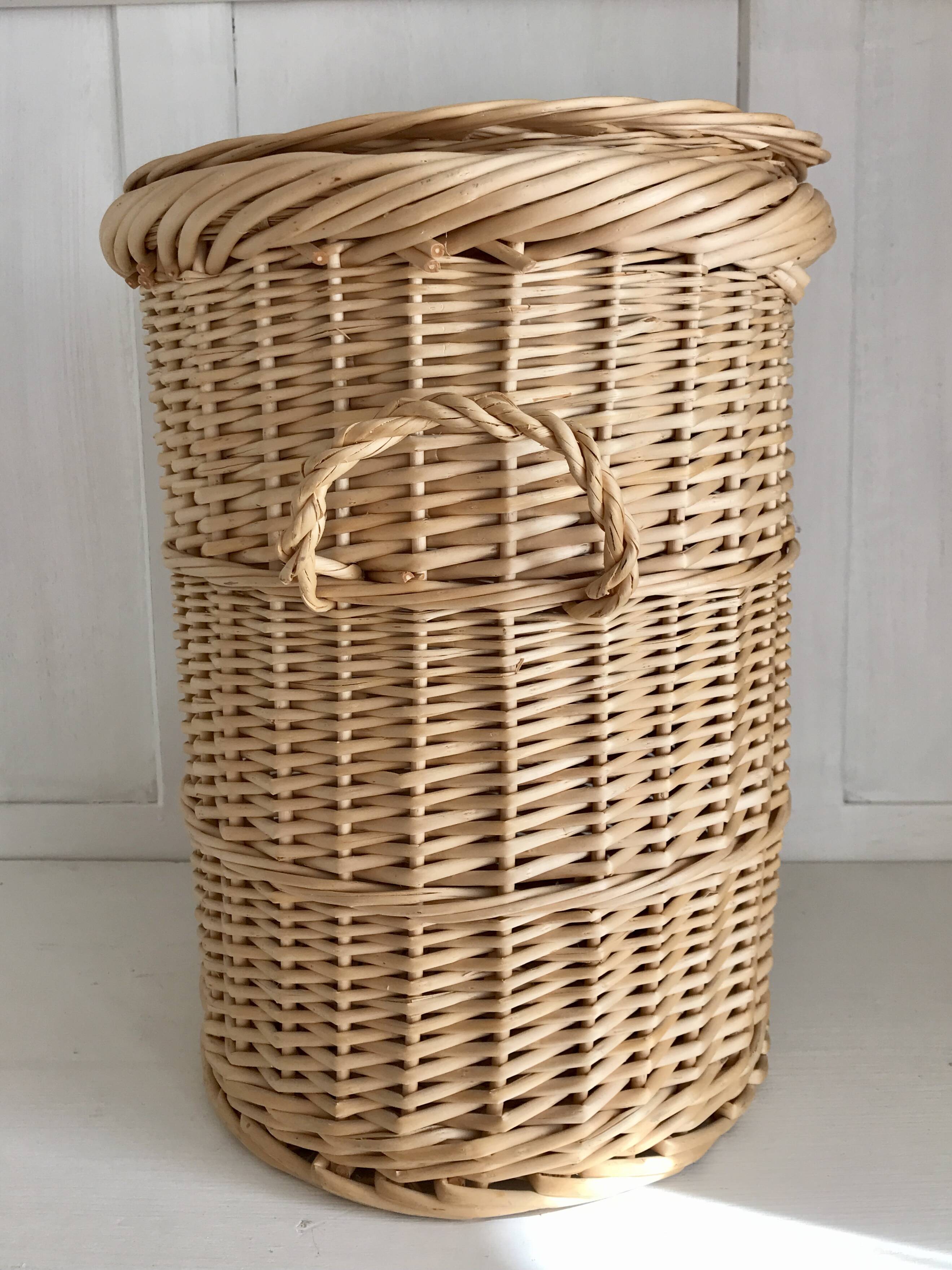 Wicker basket, waste paper basket with lid