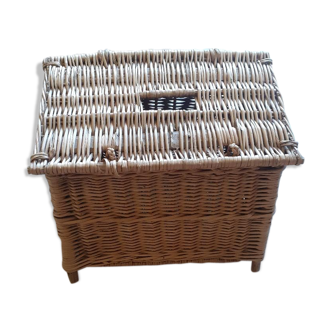 Fishing wicker basket