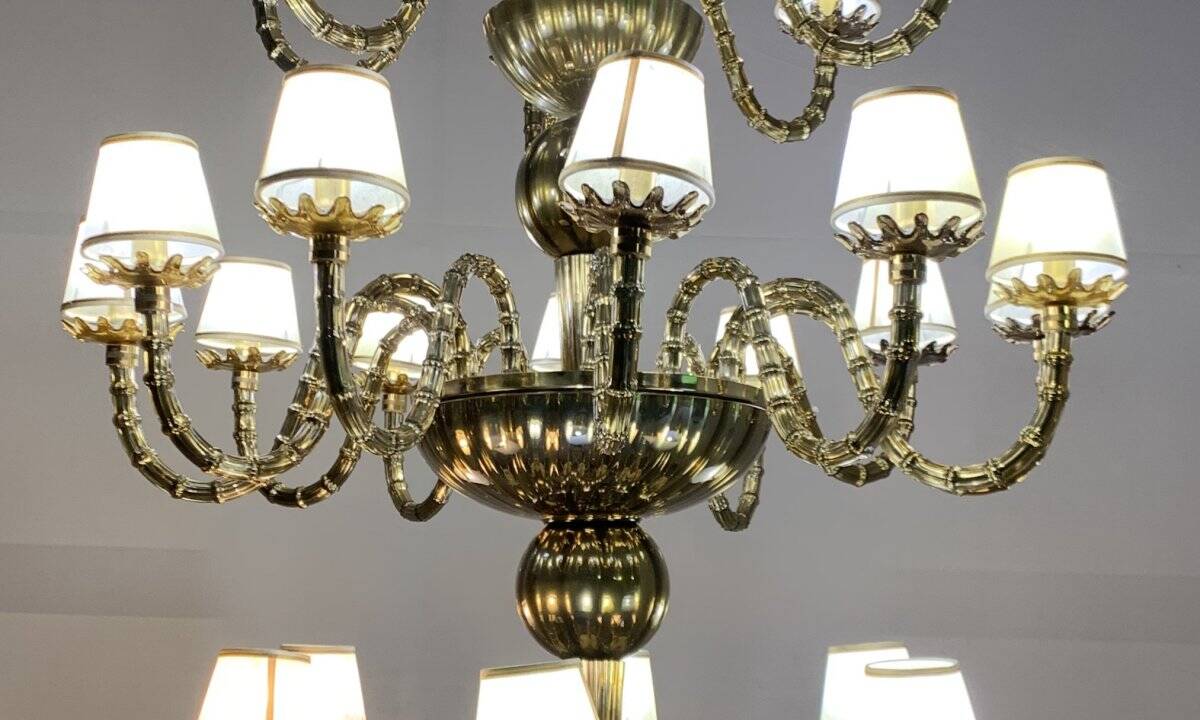 Venetian chandelier in gilded Murano glass, circa 1980