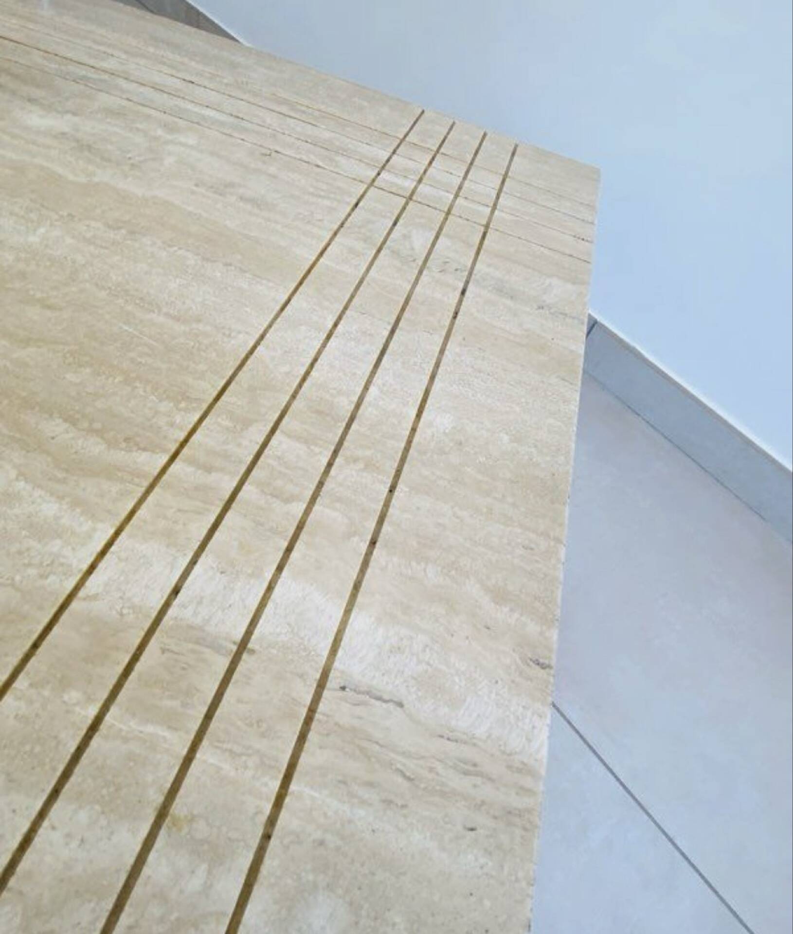 Table basse en travertin