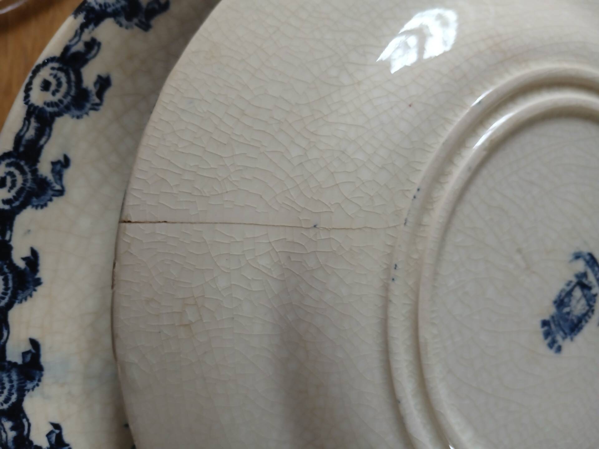 14 dinner plates + 2 "Chardons" dishes from Gien