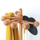 Coat holder on foot 8 orientable wooden balls