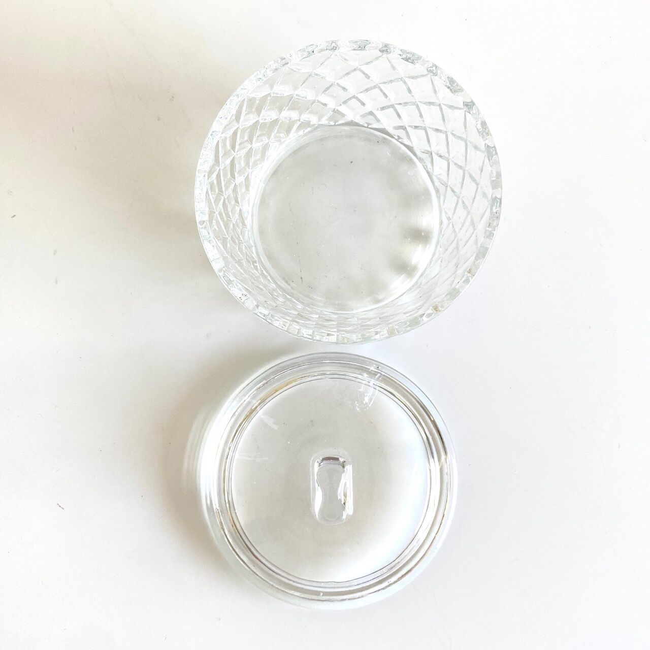Bol de sucre en verre pressé